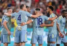 Dalla Juve al Manchester City: firma per 20 milioni a gennaio Giocatori della Juventus si abbracciano