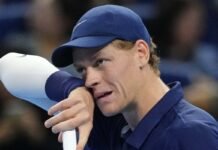 Jannik Sinner durante la finale di Pechino