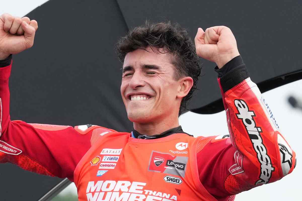 Marc Marquez esulta dopo aver vinto il Mondiale