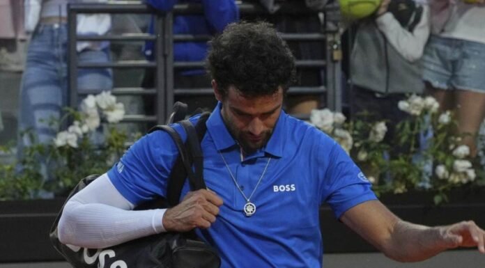 Dolore per Berrettini, arriva una decisione inattesa: il messaggio Matteo Berrettini esce dal campo sconsolato
