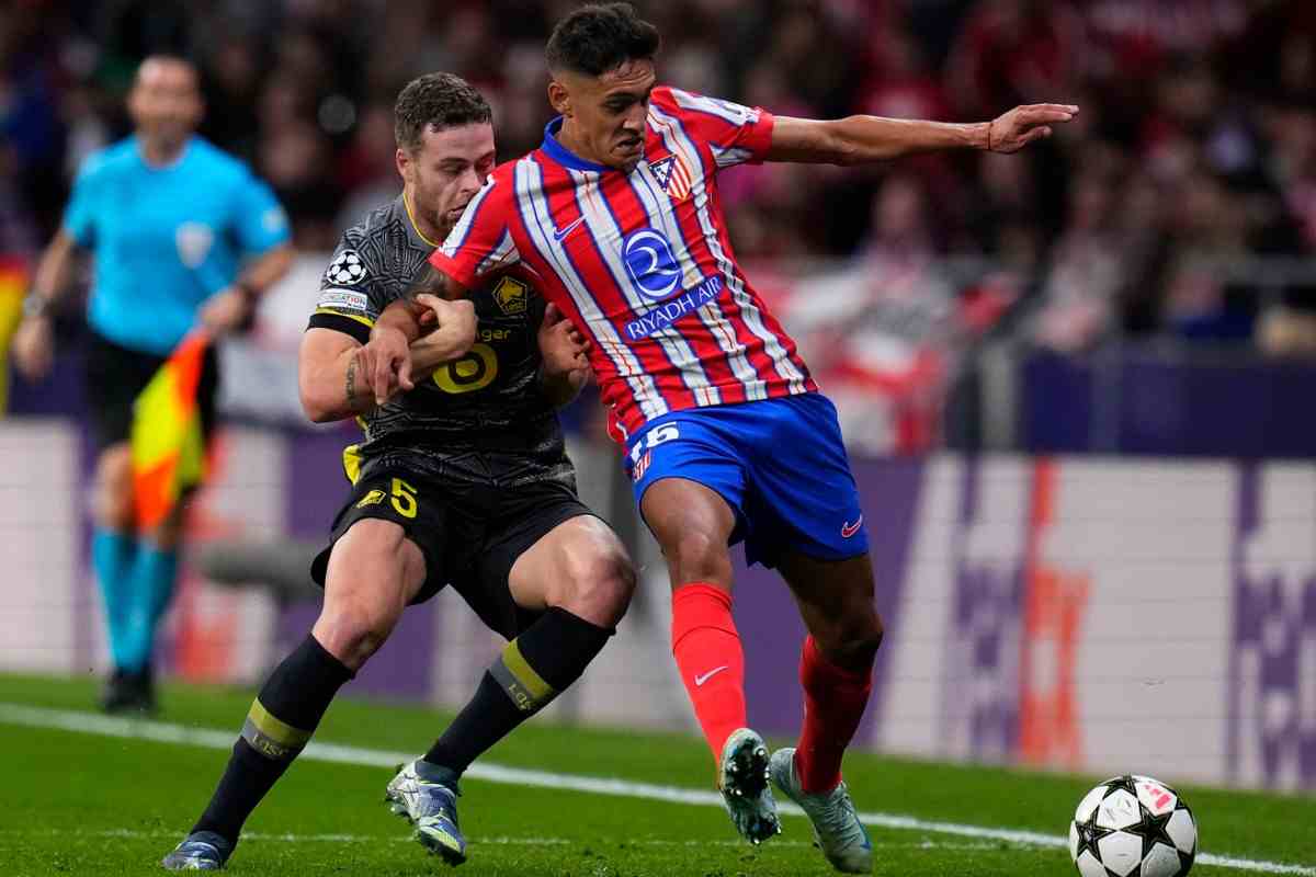 Nahuel Molina in azione con l'Atletico Madrid
