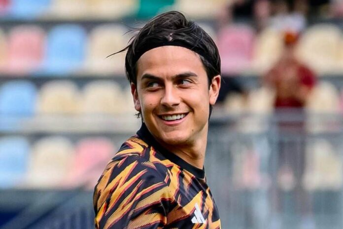 Paulo Dybala sorridente