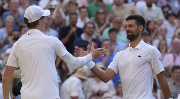 Sinner e Djokovic si arrendono, adesso è ufficiale Sinner e Djokovic si salutano a Wimbledon