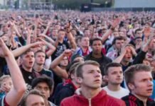 Tifosi sconsolati dopo la notizia