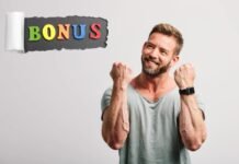 ragazzo felice e scritta bonus