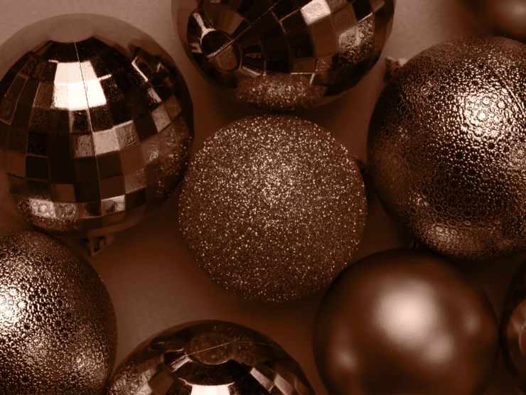 palline natalizie marroni