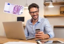 ragazzo felice pc, 500 euro