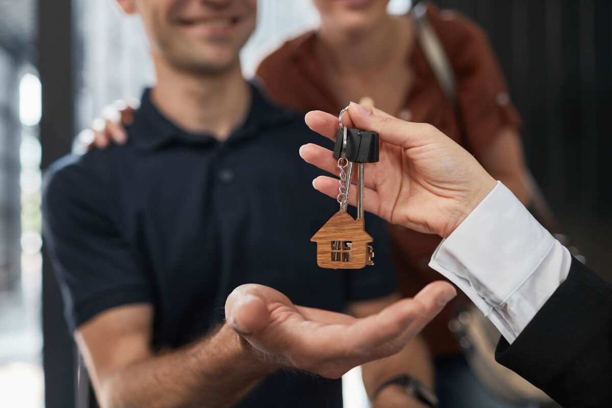 passare portachiavi con casa 