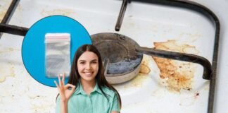 piano cottura sporco, sacchetto per alimenti e donna che fa ok