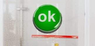 pulizia dei vetri della doccia e ok