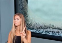 donna che dice no e condensa sui vetri