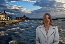 mare mosso, donna con capelli davanti al volto