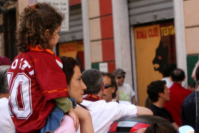 Roma, lutto atroce per un idolo dei tifosi: “Il dolore non se ne andrà mai” tifosi roma