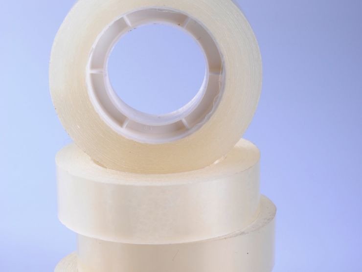 rotolini di nastro adesivo