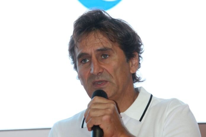 Alex Zanardi, manca pochissimo: tifosi con gli occhi lucidi Alex Zanardi