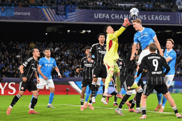 Delusione Napoli, solo 0-0 con l’Eintracht: ora la corsa Champions si complica
