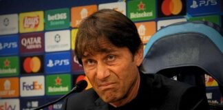 Antonio Conte contrariato in conferenza stampa