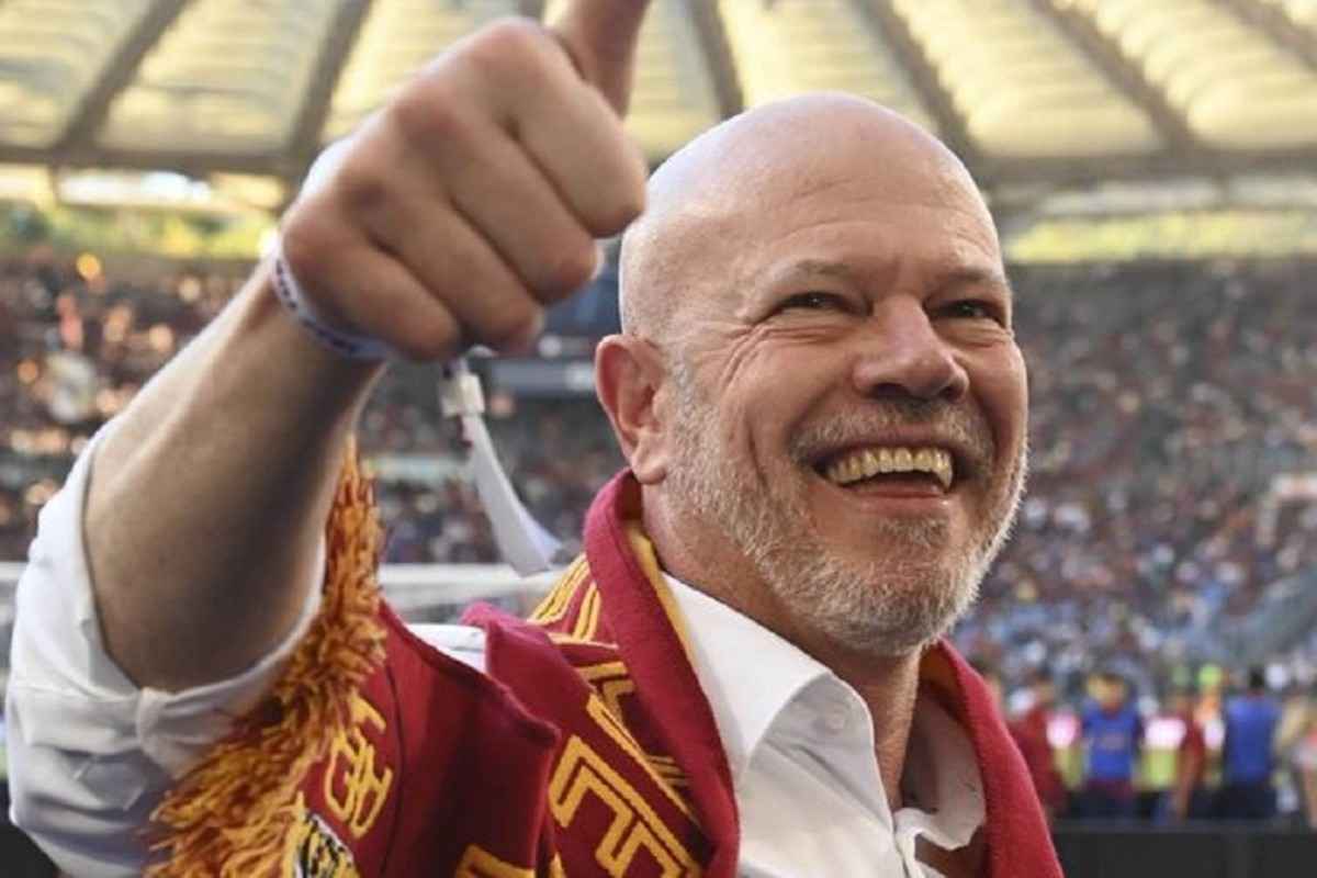 Antonio Zago sotto la Curva Sud