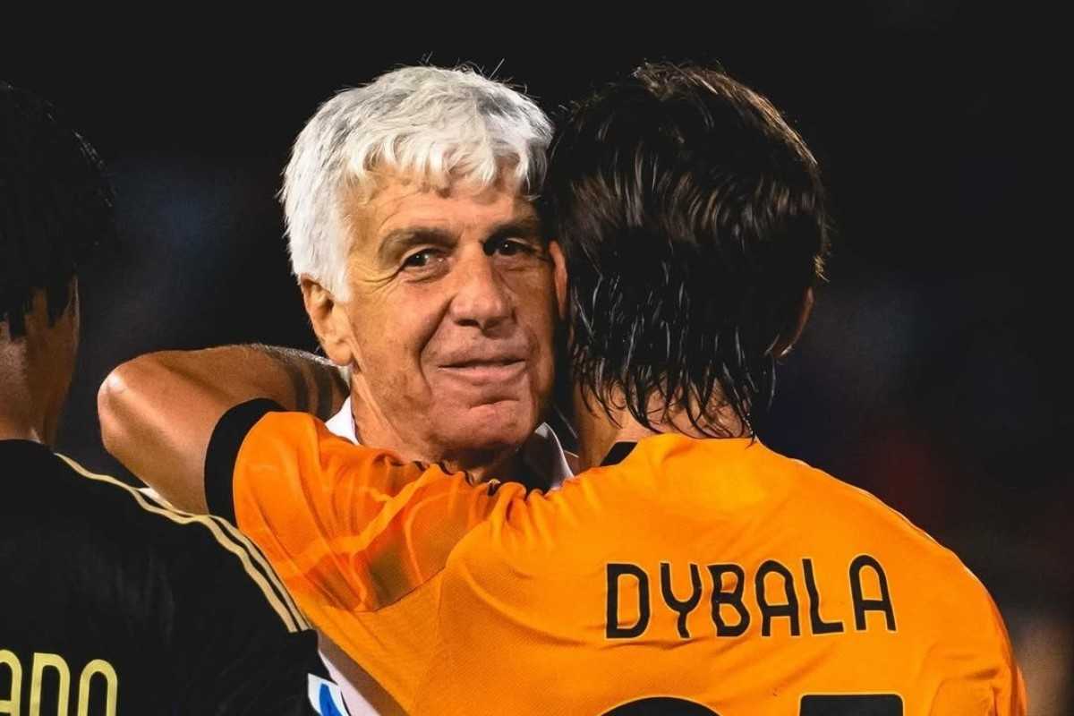 Gasperini e Dybala si abbracciano