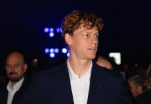 Ufficiale, Sinner escluso: il motivo è assurdo Jannik Sinner perplesso