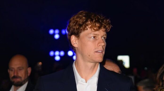 Ufficiale, Sinner escluso: il motivo è assurdo Jannik Sinner perplesso