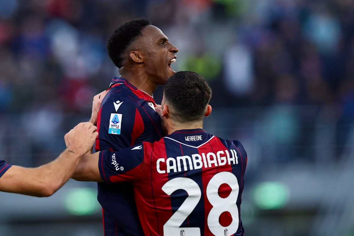 Jhon Lucumi esulta dopo il gol