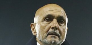 Addio Spalletti, la pazienza è già finita: messaggio sconcertante Luciano Spalletti teso e preoccupato