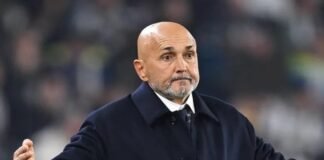 Luciano Spalletti con le braccia larghe
