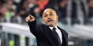 Luciano Spalletti dà indicazioni ai suoi