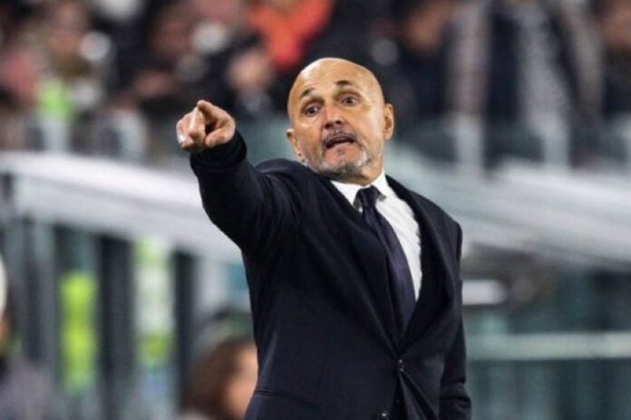 Luciano Spalletti dà indicazioni ai suoi