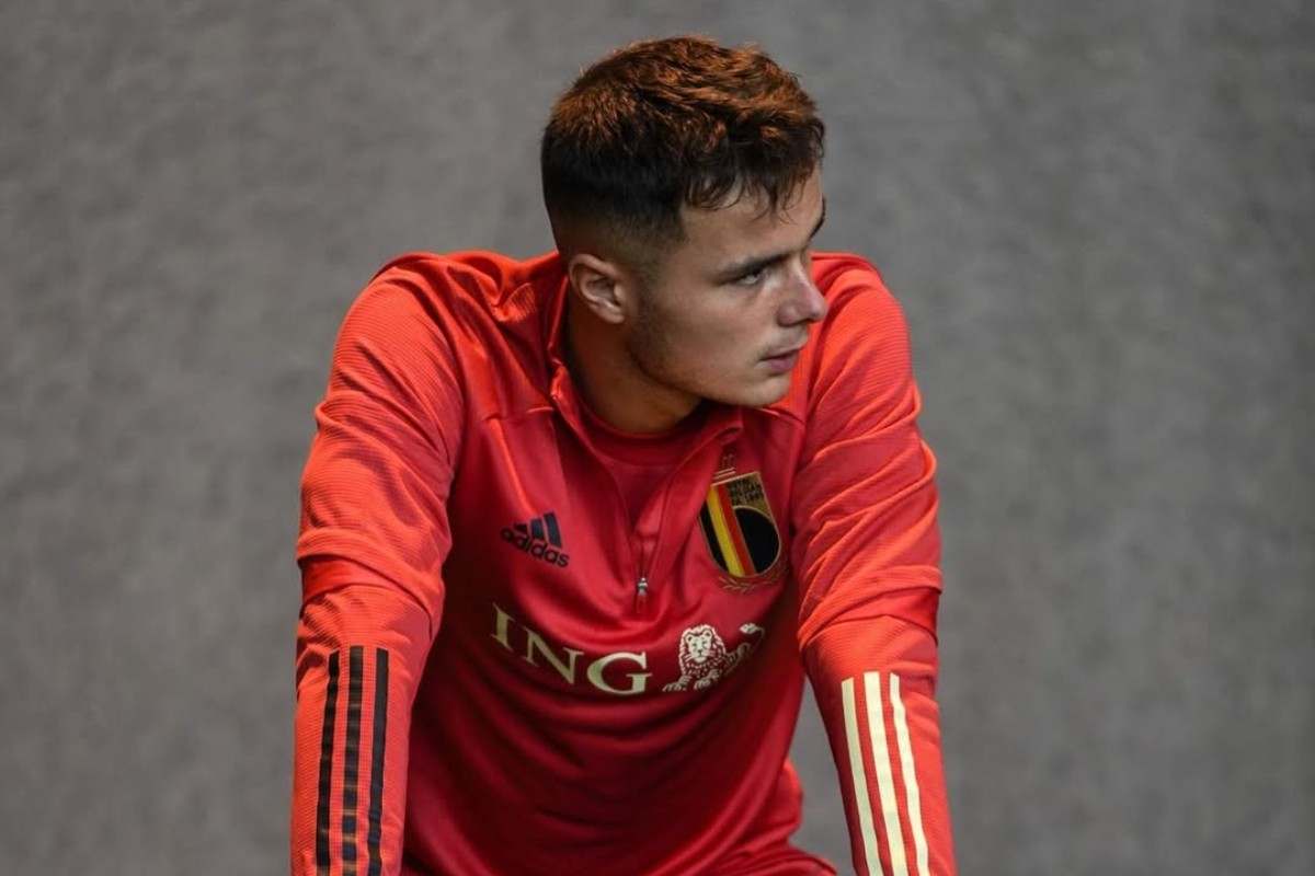 Zinho Vanheusden impegnato nella riabilitazione con la cyclette