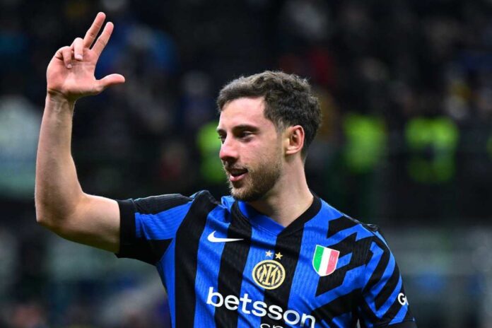 Poker dell’Inter, la squadra di Chivu annulla il Como e si porta in testa alla classifica Carlos Augusto