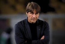 Dimissioni Conte, è notte fonda a Napoli: l’annuncio ufficiale Conte