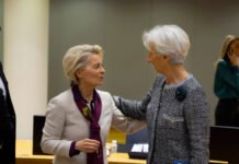 Clamorosa stangata per l’UE: ora anche i big della finanza sconfessano il modello Europa