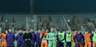 “Mani addosso, sedie e bottiglie volanti nello spogliatoio” ▷ Il commento di Pruzzo sulla polveriera viola