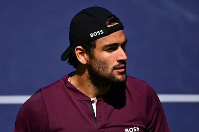 Berrettini, annuncio improvviso: brividi nel mondo dello sport Matteo Berrettini in campo