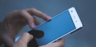 Marcello Foa ▷ "Volete capire in che sistema viviamo? Fate questo sul vostro cellulare e vedrete"