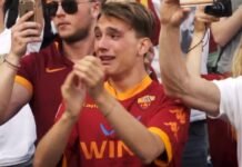 Lutto nel calcio, lacrime per un calciatore della Roma: “Provo dolore” Tifosi della Roma in lacrime