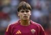 Nicolò Pisilli con la maglia della Roma