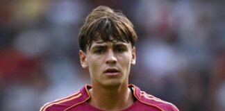 Nicolò Pisilli con la maglia della Roma