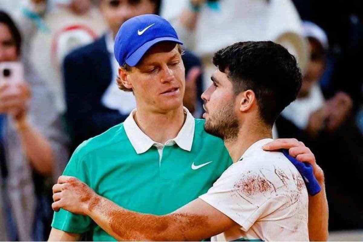Sinner e Alcaraz si salutano a Parigi