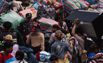 “Hanno sparato di notte”: la frontiera Thailandia-Cambogia precipita nel caos Cambogia