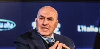 “Non capisco chi tifa per Putin”: caro Crosetto, per gli italiani è tutt’altro che tifoseria "Non capisco chi tifa per Putin": caro Crosetto, per gli italiani è tutt'altro che tifoseria