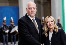 Un’altra nazione entra nell’Euro: i giornali celebrano il successo, i cittadini se ne pentiranno