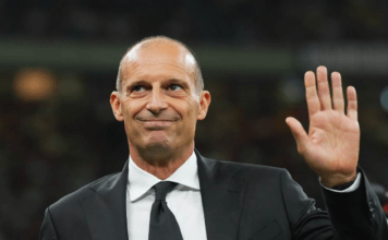 Allegri saluta i tifosi