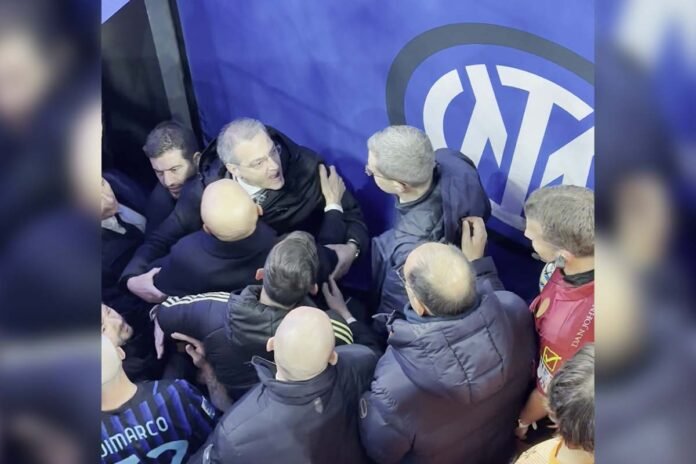 “Idiota del c**o”: Comolli contro La Penna nel tunnel di Inter Juve "Idiota del c**o": Comolli contro La Penna nel tunnel di Inter Juve