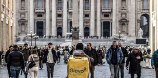 “È ritorno alla schiavitù: ma il sindacato dov’è?” ▷ Marco Rizzo a gamba tesa sul caso Glovo "È ritorno alla schiavitù: ma il sindacato dov'è?" ▷ Marco Rizzo a gamba tesa sul caso Glovo