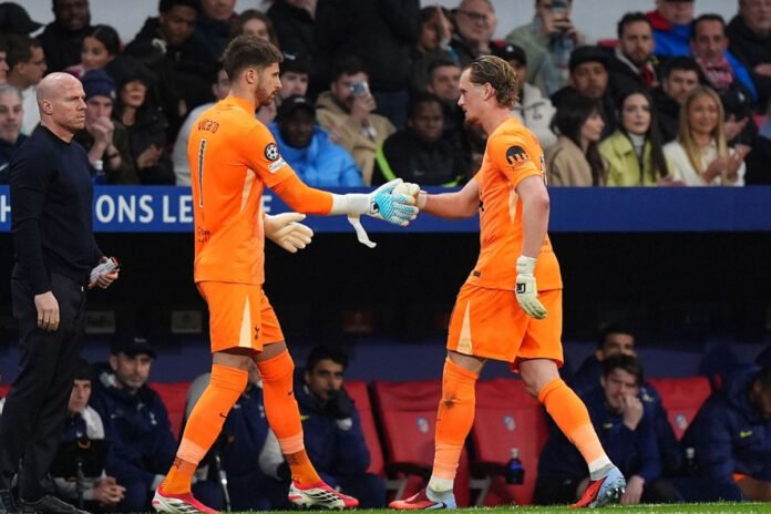 VIDEO | Clamoroso in Atletico-Tottenham: Kinsky sostituito al 17′! La sua reazione