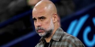 Pep Guardiola sbuffa