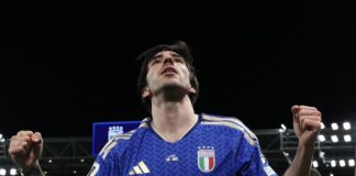 Tonali esulta con la maglia della Nazionale